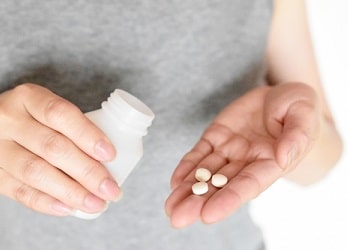 頭痛の多くは頭部の筋緊張が慢性化