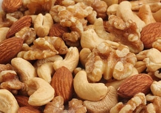 ビタミンEを含むナッツやゴマ