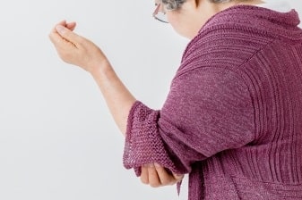 間欠性関節水症とは