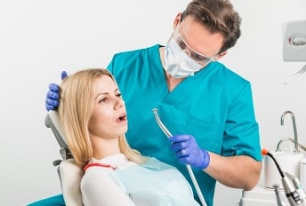 顎関節症はなぜ起こるのですか？